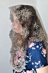 Black/Almond Abanico Spanish Veil